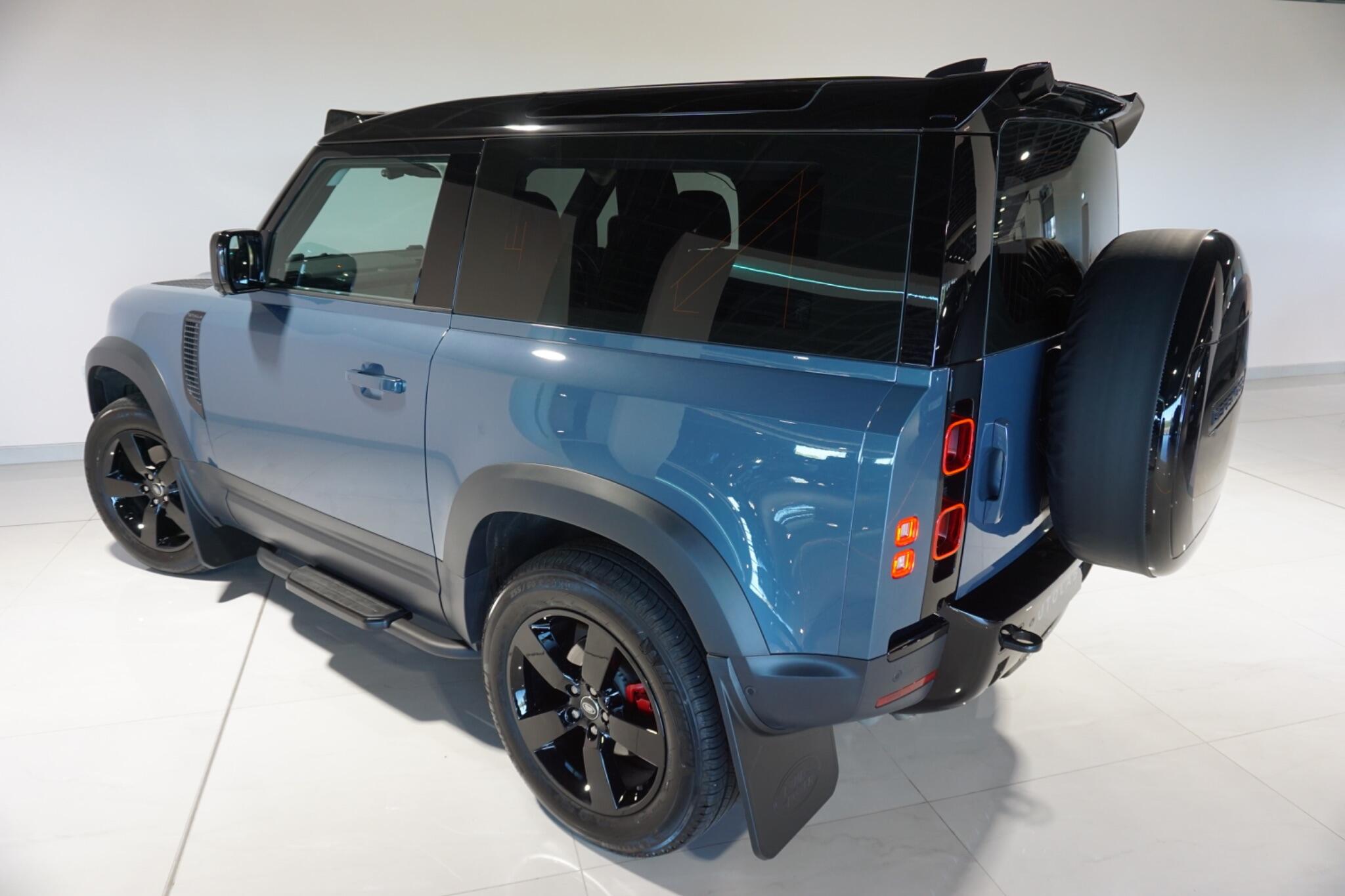 Land Rover Defender 90 2.0 P300 SE SUV 3dr Petrol Auto 4WD Euro 6 (s/s) (300 ps)